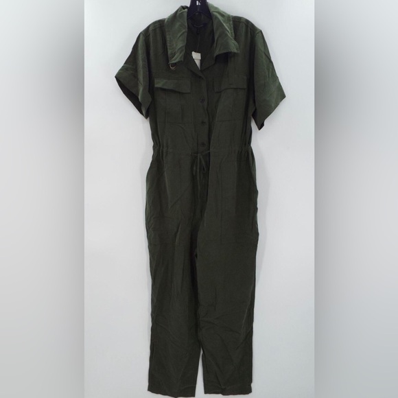Woman’s Banana Republic Olive Jumpsuit with Tags Large - Picture 1 of 5